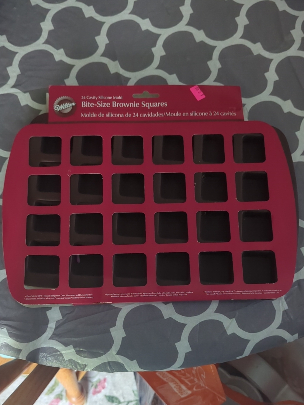 Wilton Red Silicone 24-Cavity Mini Square Mold